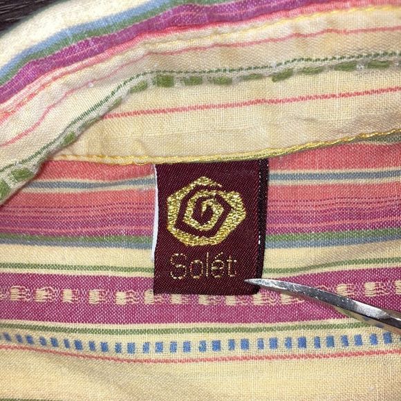 Bundle of 2 Indie Style Solet Multi Color Button Down Large Shirts - Picture 2 of 15